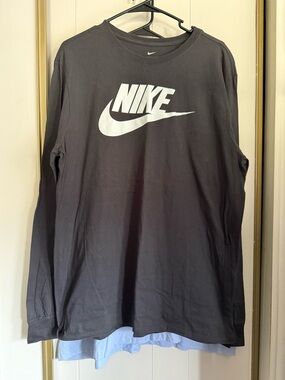 2 Mens Nike tees XL/XXL